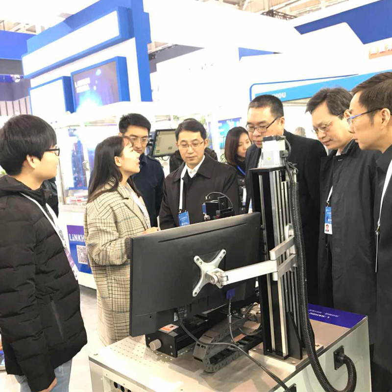 苏州市委领导参观灵猴机器人展位-南京世界智能智造大会